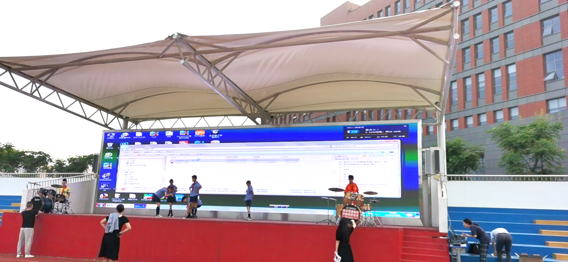 徐州鼓楼区生态园小学操场LED显示屏安装
